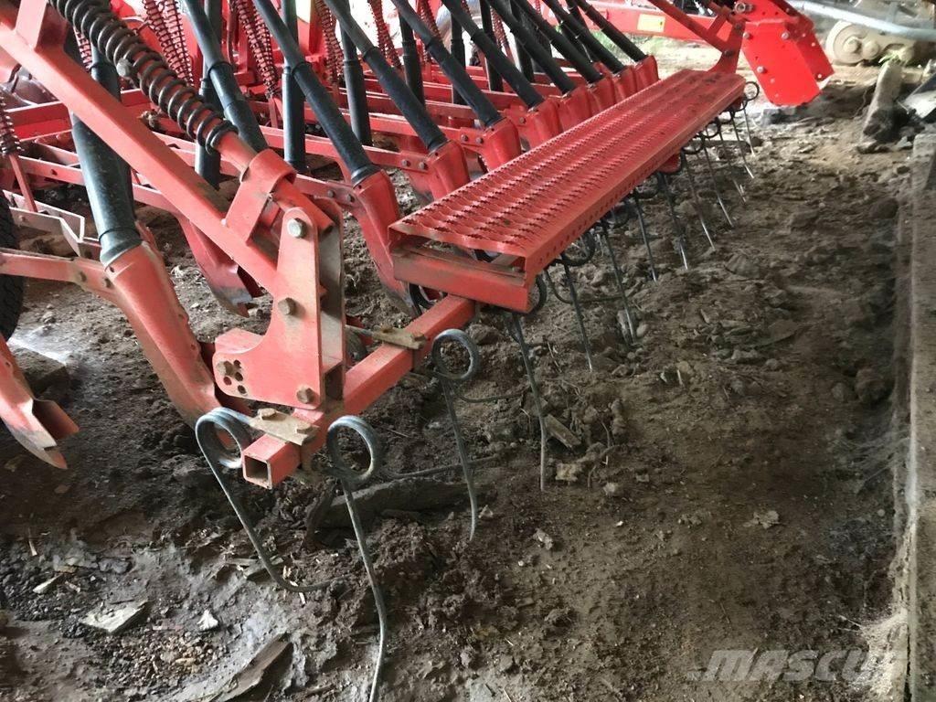 Kuhn BS 300 Mechanické secí stroje