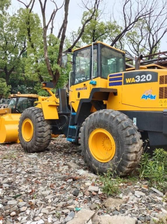 Komatsu WA 320-5 Kolové nakladače