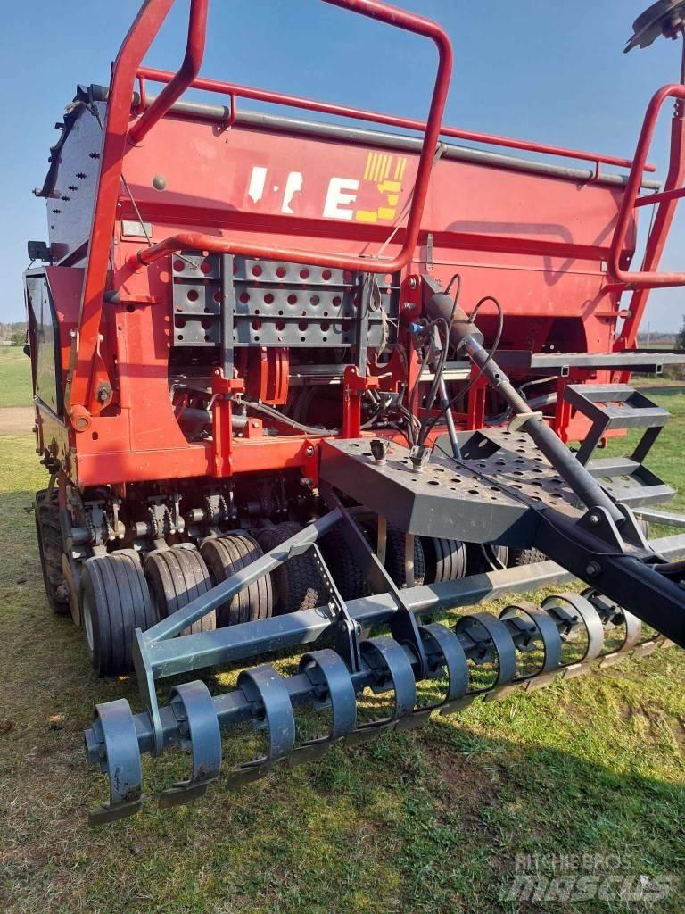 Tume Nova Combi 3000 Mechanické secí stroje