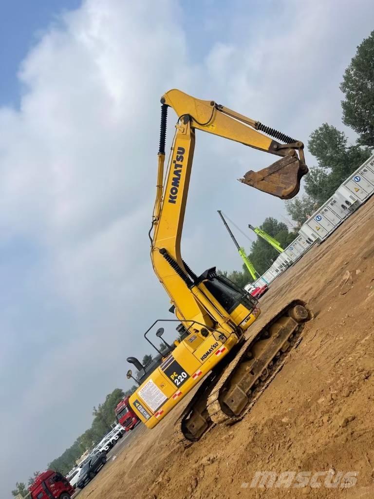 Komatsu PC 220-8 Pásová rýpadla