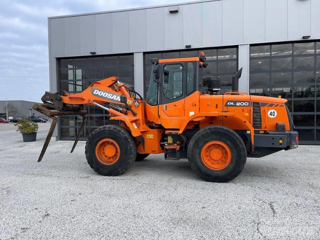 Doosan DL 200 Kolové nakladače
