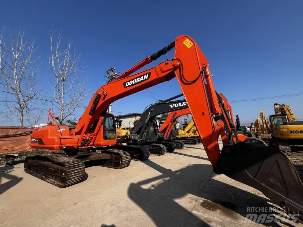 Doosan DH225-7 Midi rýpadla 7t - 12t