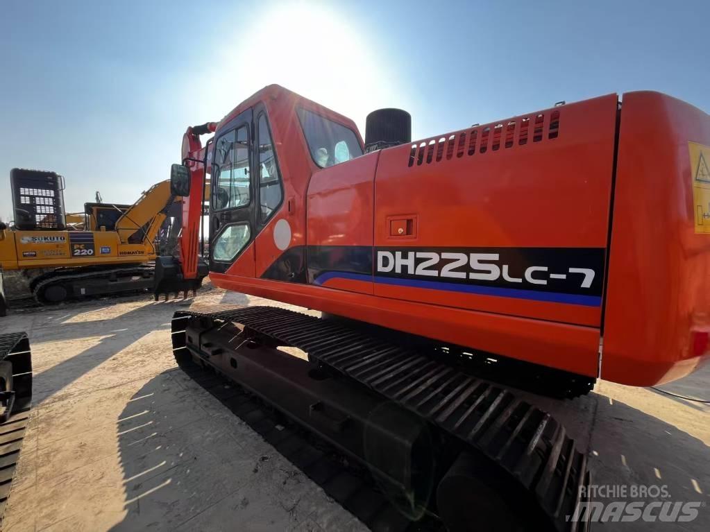 Doosan DH225-7 Midi rýpadla 7t - 12t