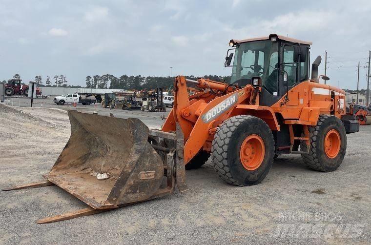Doosan DL220-3 Kolové nakladače
