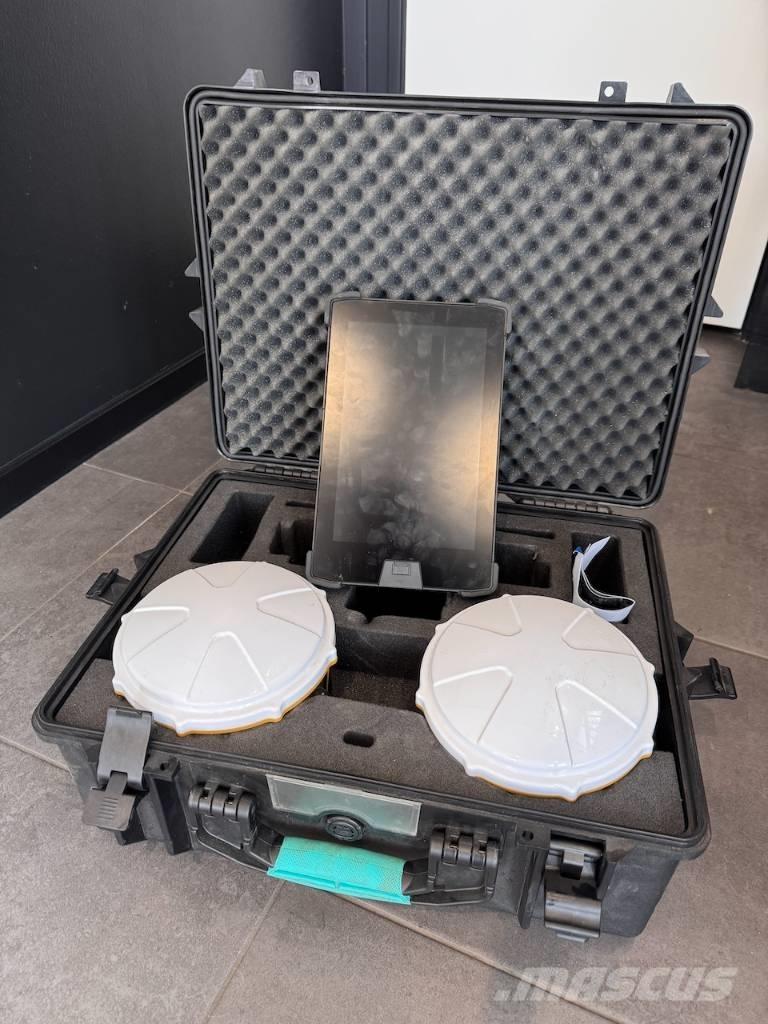 CAT 323 Pásová rýpadla