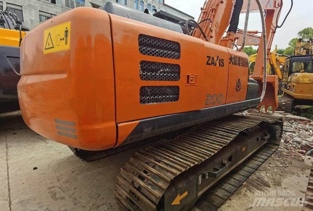 Hitachi ZX 200 Pásová rýpadla
