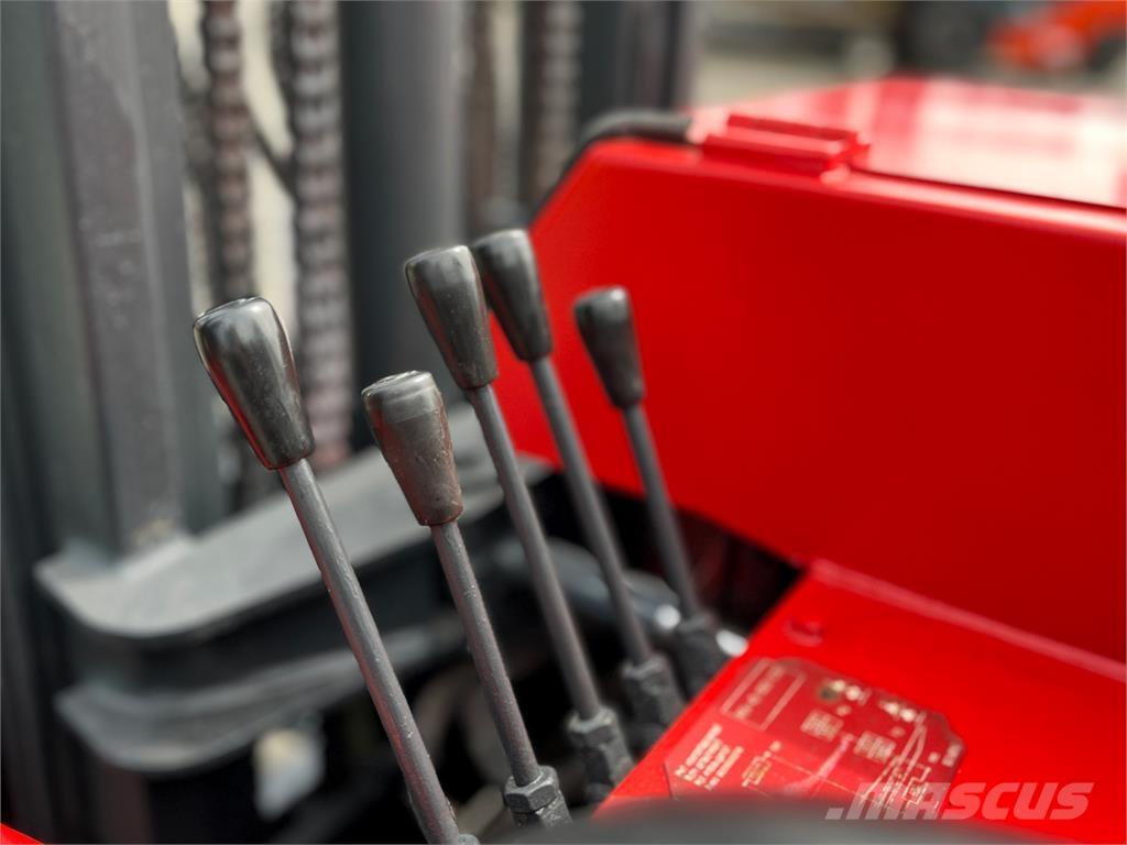 Moffett M3 20.4 Závěsné vysokozdvižné vozíky