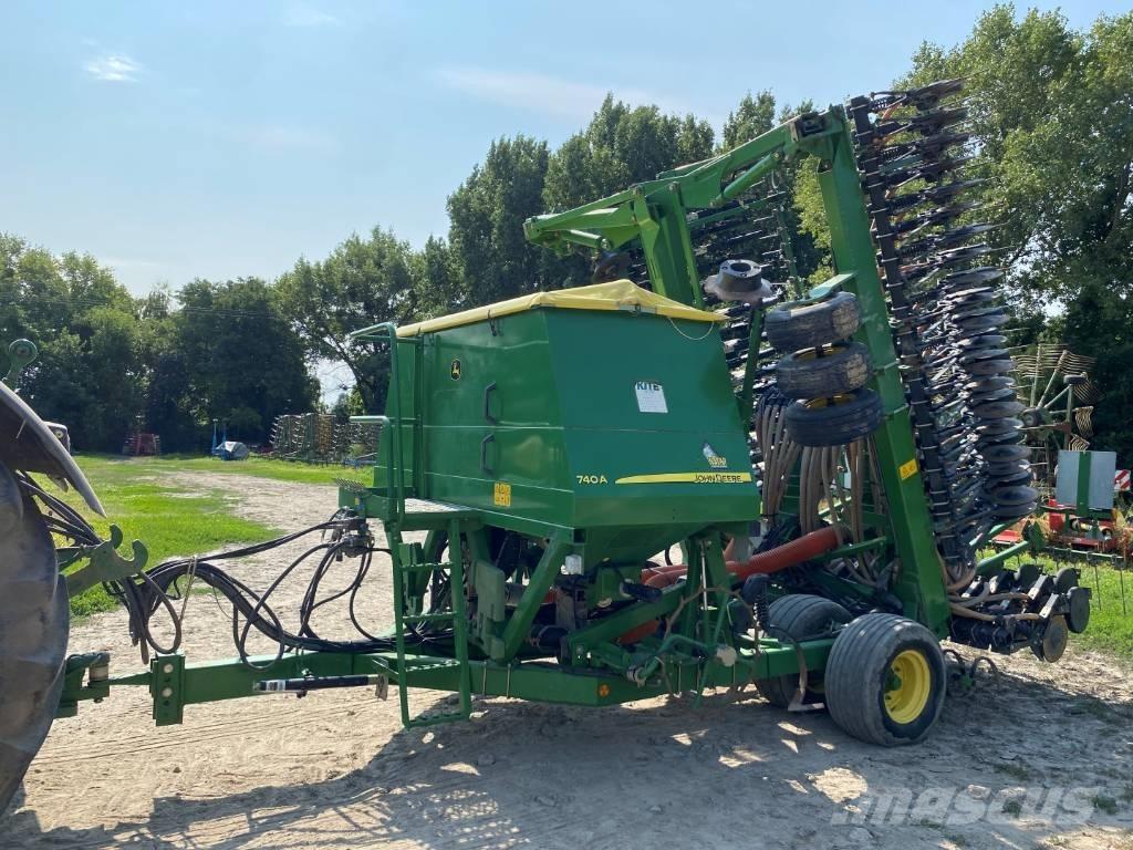John Deere 740 A Mechanické secí stroje