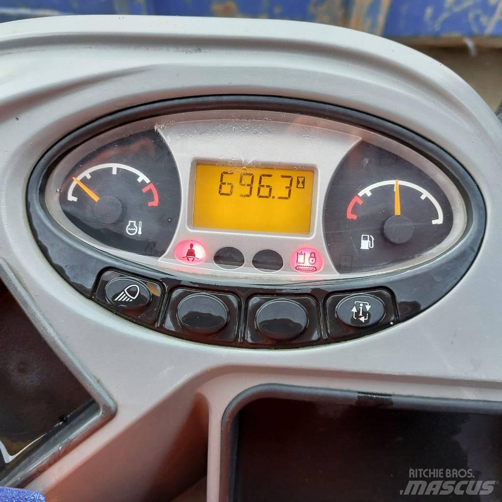 Doosan DX 17 Kolová rýpadla