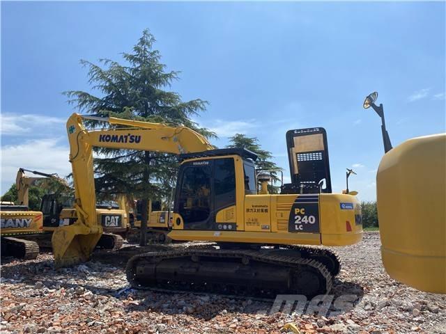 Komatsu PC 240-8 Pásová rýpadla