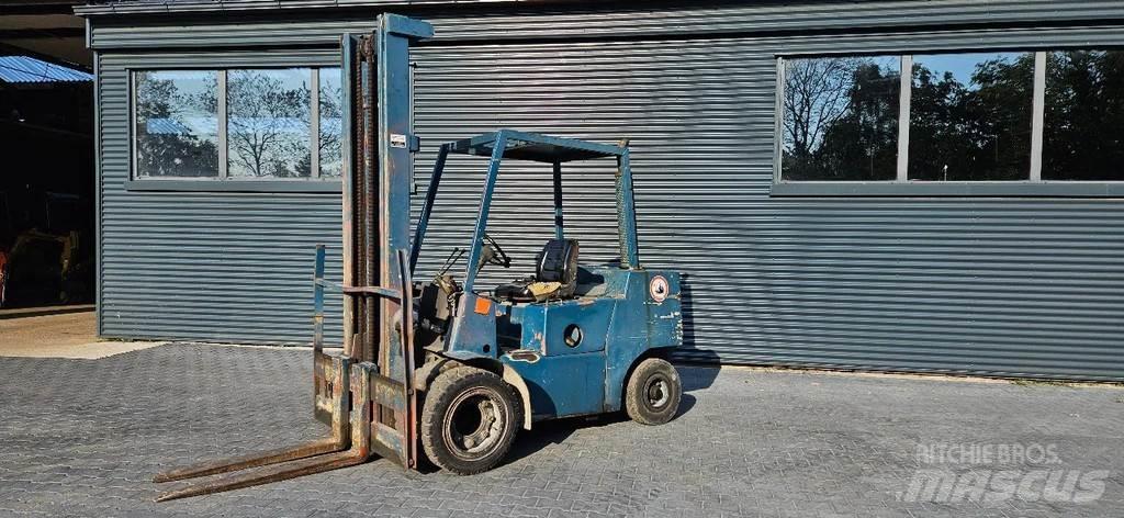 Clark 3 ton diesel Další