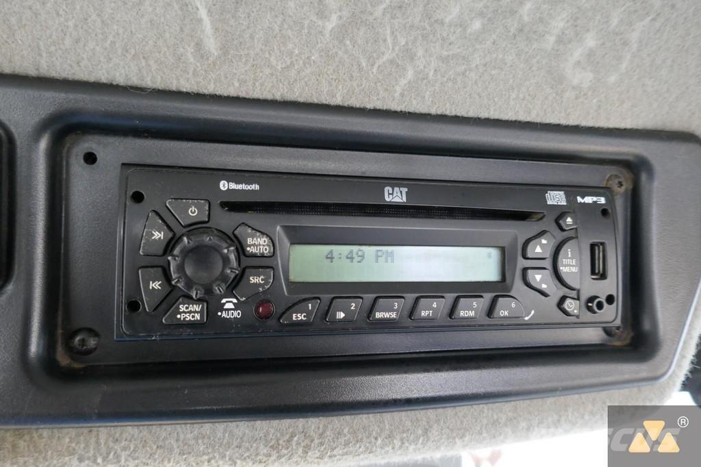 CAT 966K Kolové nakladače