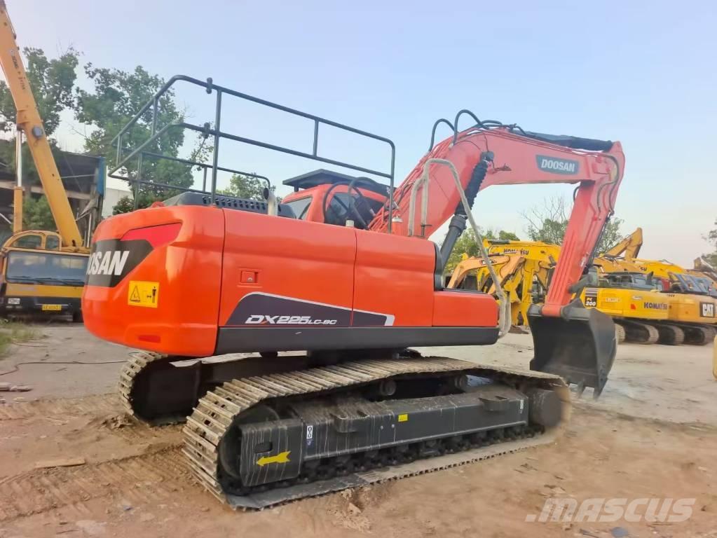 Doosan DX 225LCA Pásová rýpadla
