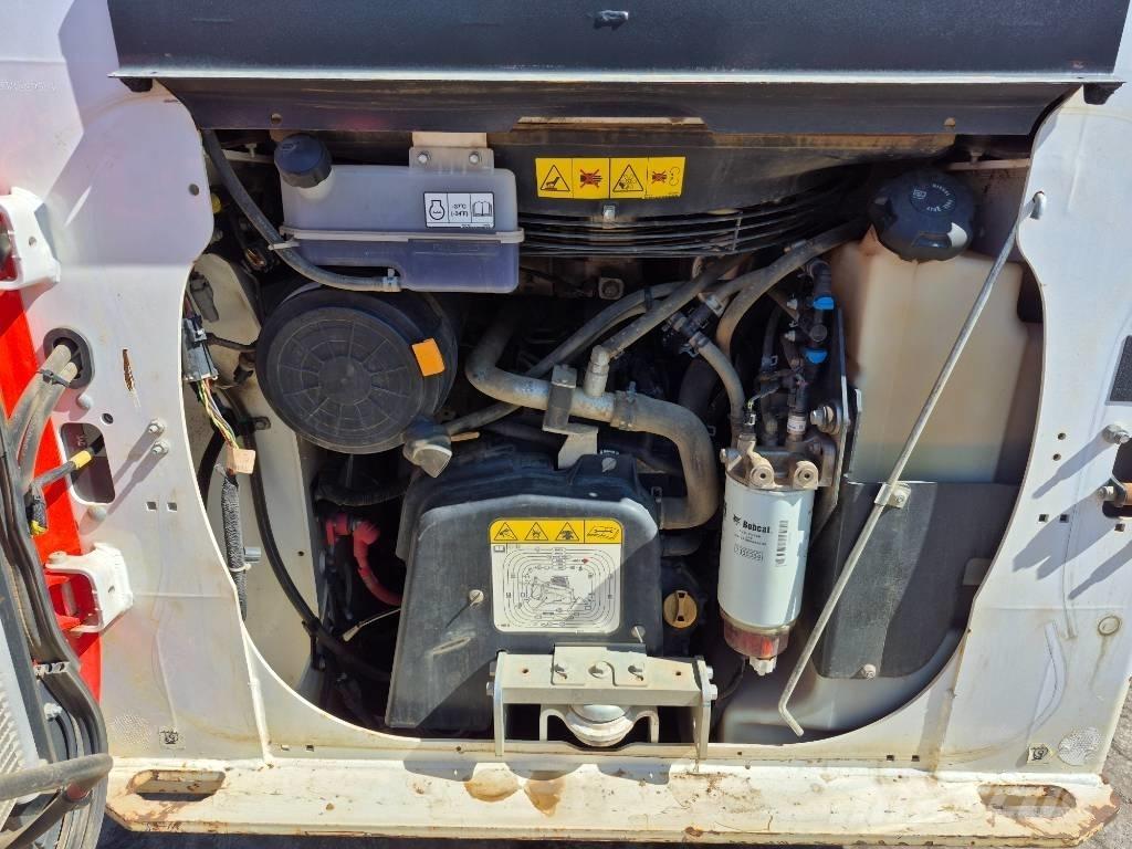 Bobcat T 64 Smykem řízené nakladače
