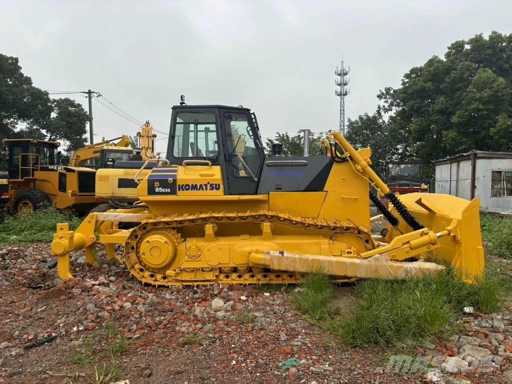Komatsu D 85 E-12 Pásové dozery
