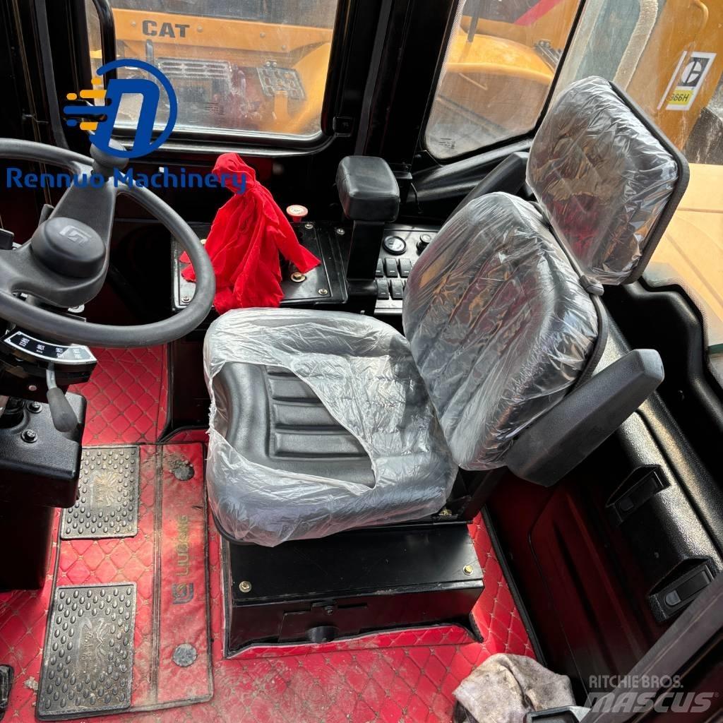CAT 950 H Kolové nakladače