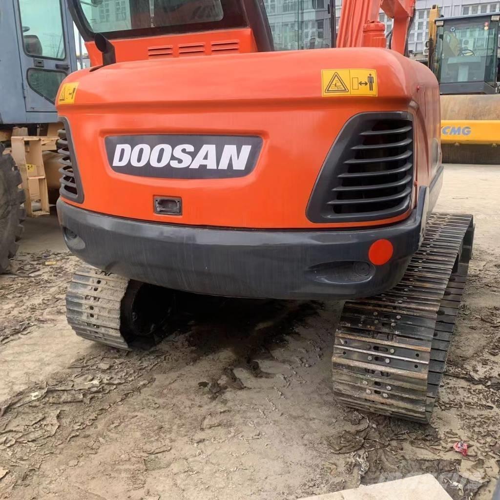 Doosan DX60 Midi rýpadla 7t - 12t