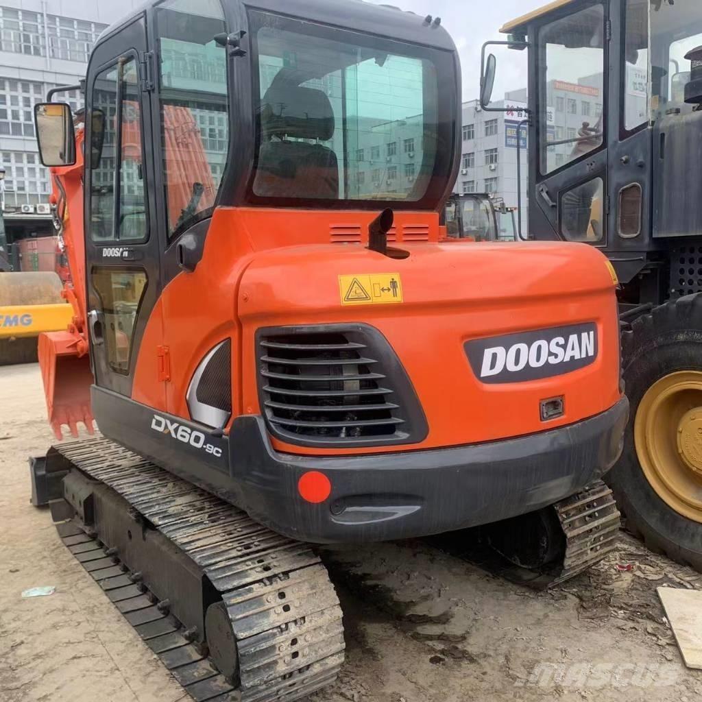 Doosan DX60 Midi rýpadla 7t - 12t