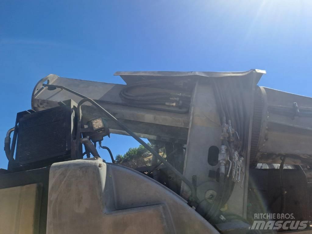 Gradall XL 4200 III Podzemní nakladače