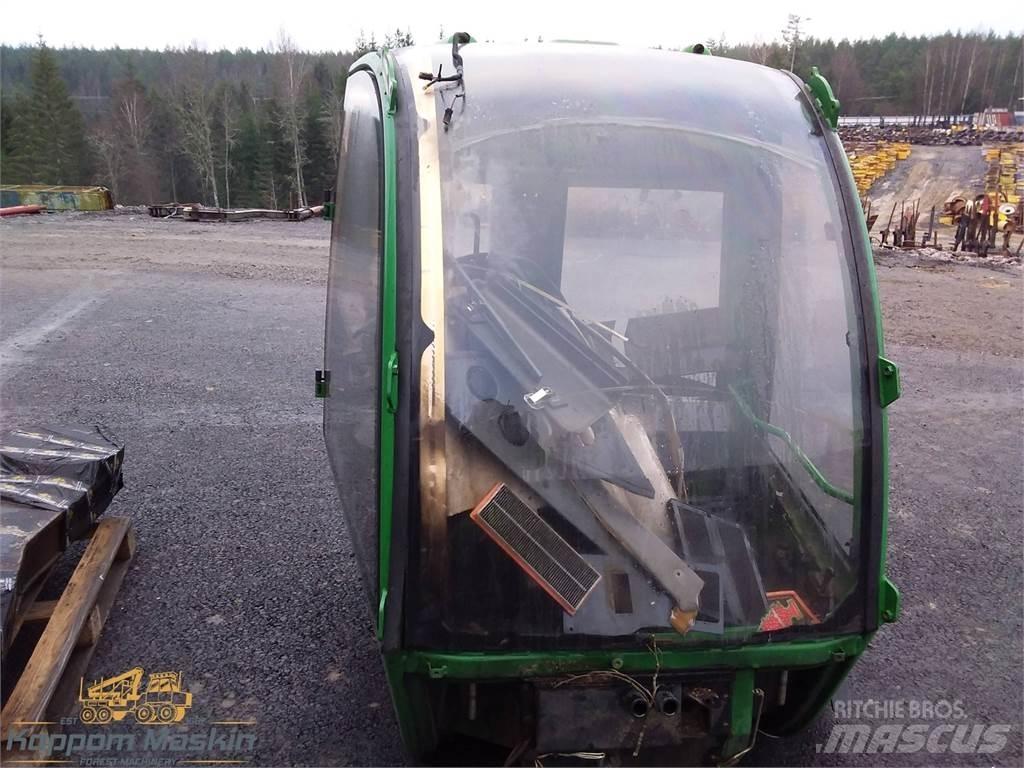 John Deere 1910e Kabiny a interiér