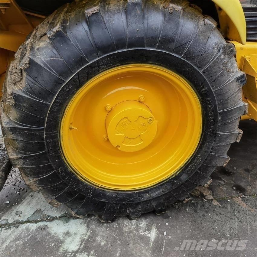 JCB 4CX Rýpadlo-nakladače