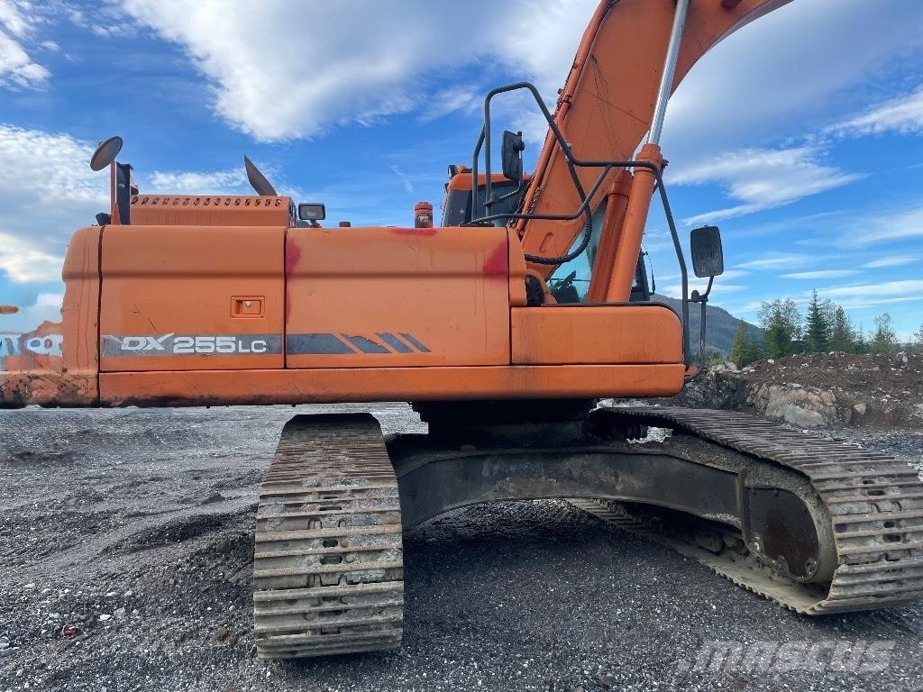 Doosan DX 255 LC-3 Pásová rýpadla