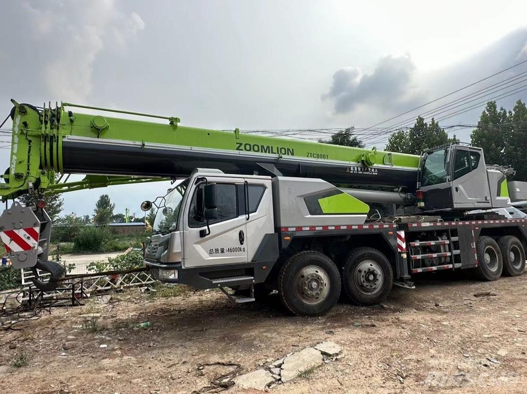 Zoomlion ZTC700 Univerzální terénní jeřáby