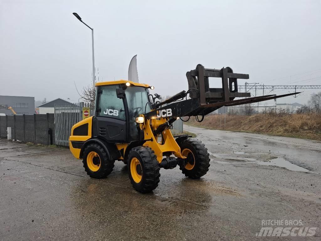 JCB 406 Kolové nakladače