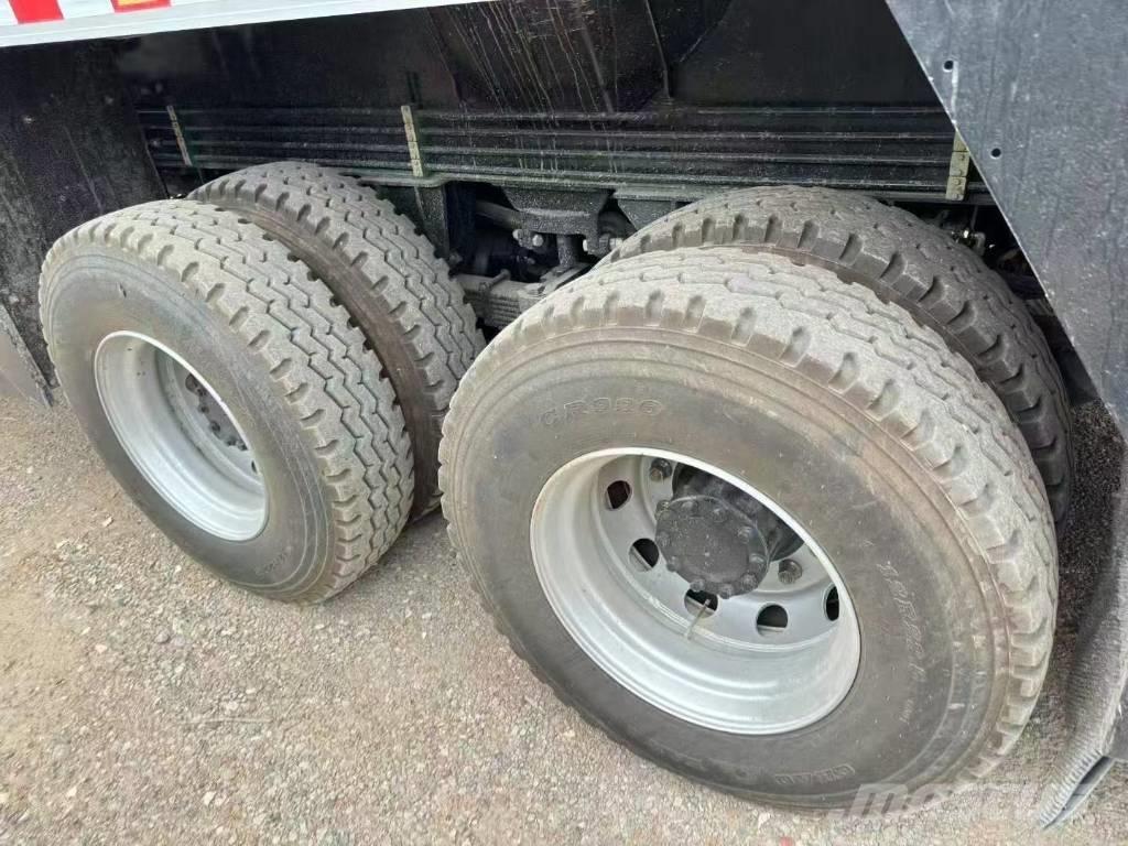 Sany STC 250 E Univerzální terénní jeřáby