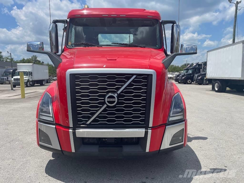 Volvo VNL64T300 Tahače