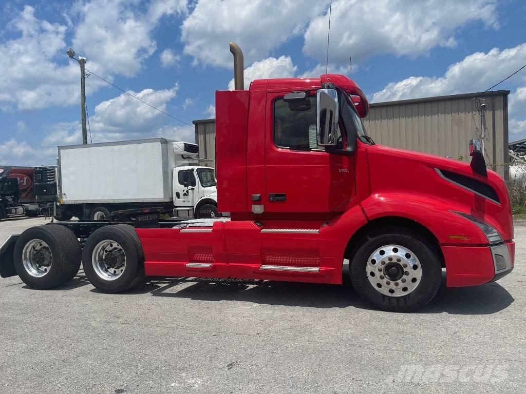 Volvo VNL64T300 Tahače