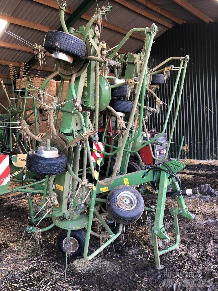 Krone 8.82/8 Tedder Obraceče a shrabovače sena