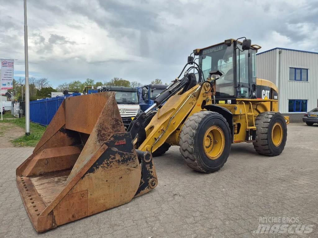 CAT 930G Kolové nakladače