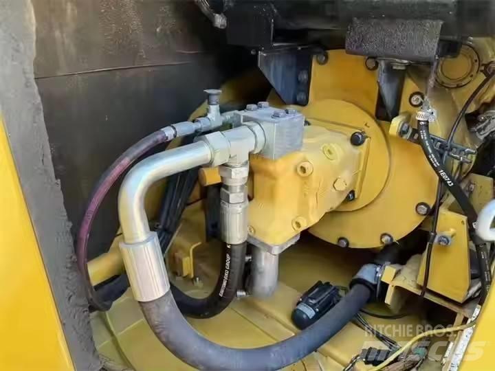 CAT 307 Pásová rýpadla