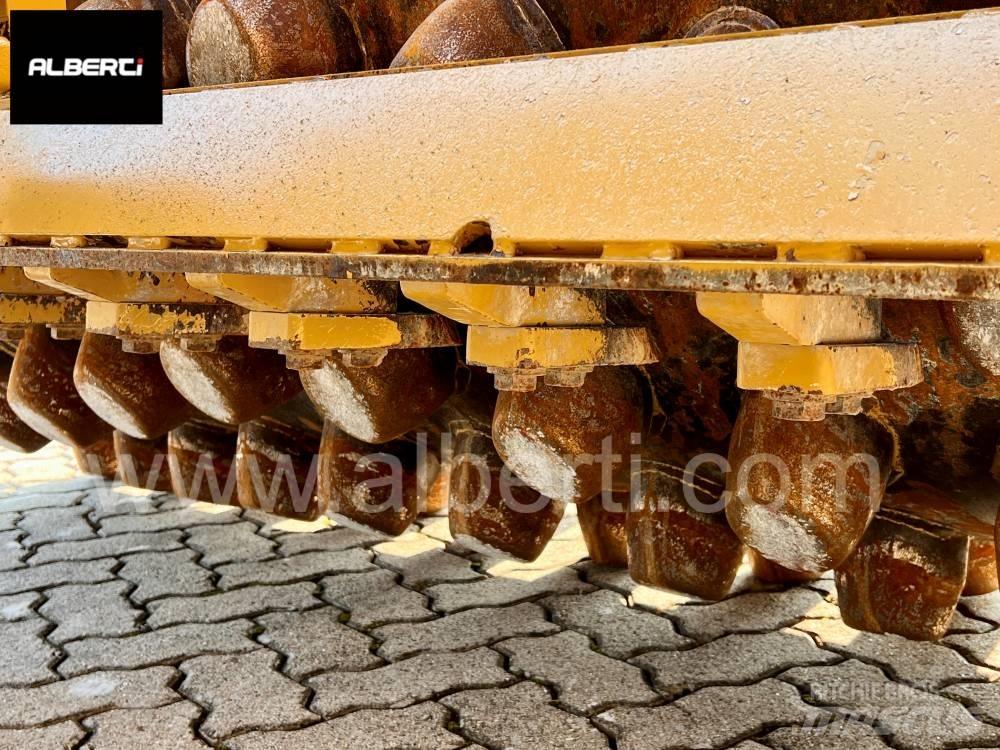 CAT CP 68 B Půdní kompaktory