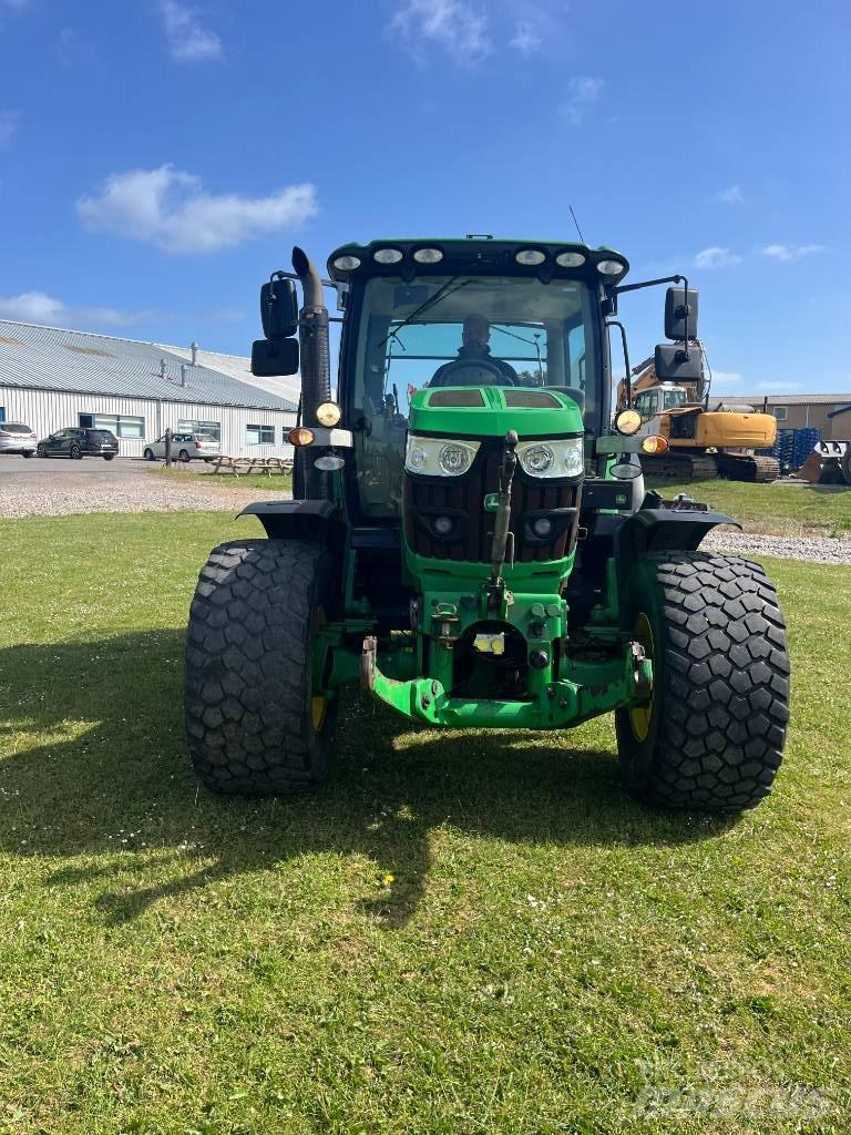 John Deere 6105 R Traktory