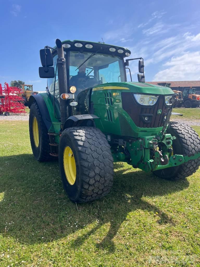 John Deere 6105 R Traktory