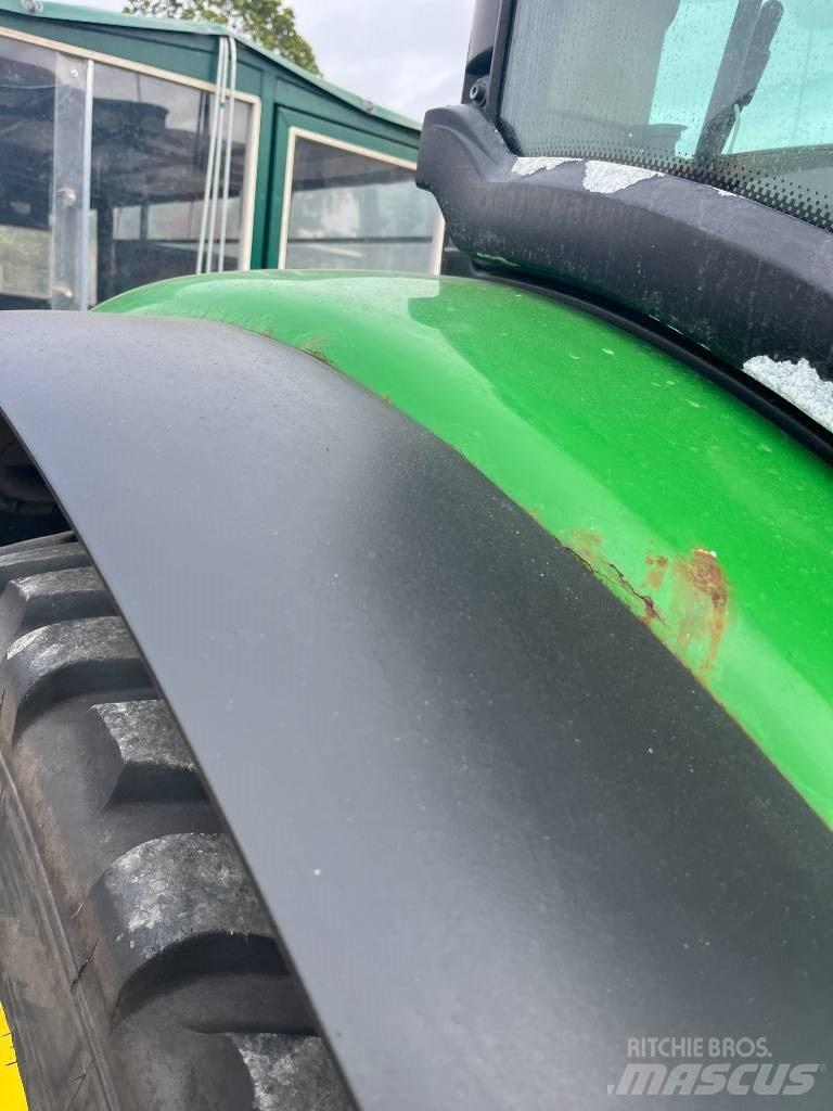 John Deere 6105 R Traktory