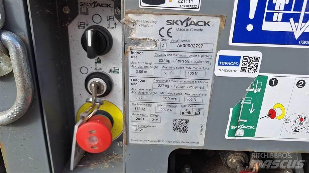 SkyJack SJ12 Další zvedače a plošiny