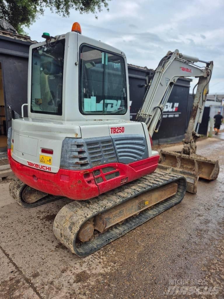 Takeuchi TB 250 Mini rýpadla < 7t
