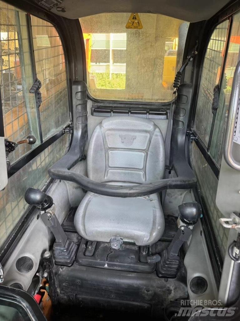 CASE SR 200 Smykem řízené nakladače