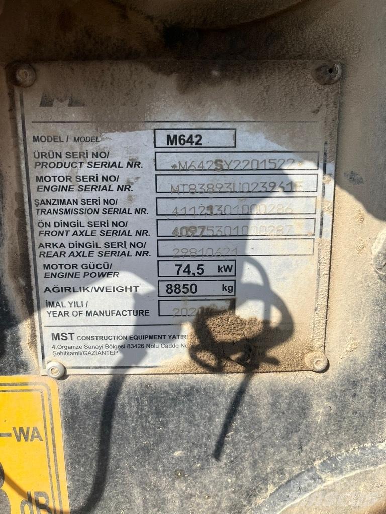 MST 642 Rýpadlo-nakladače