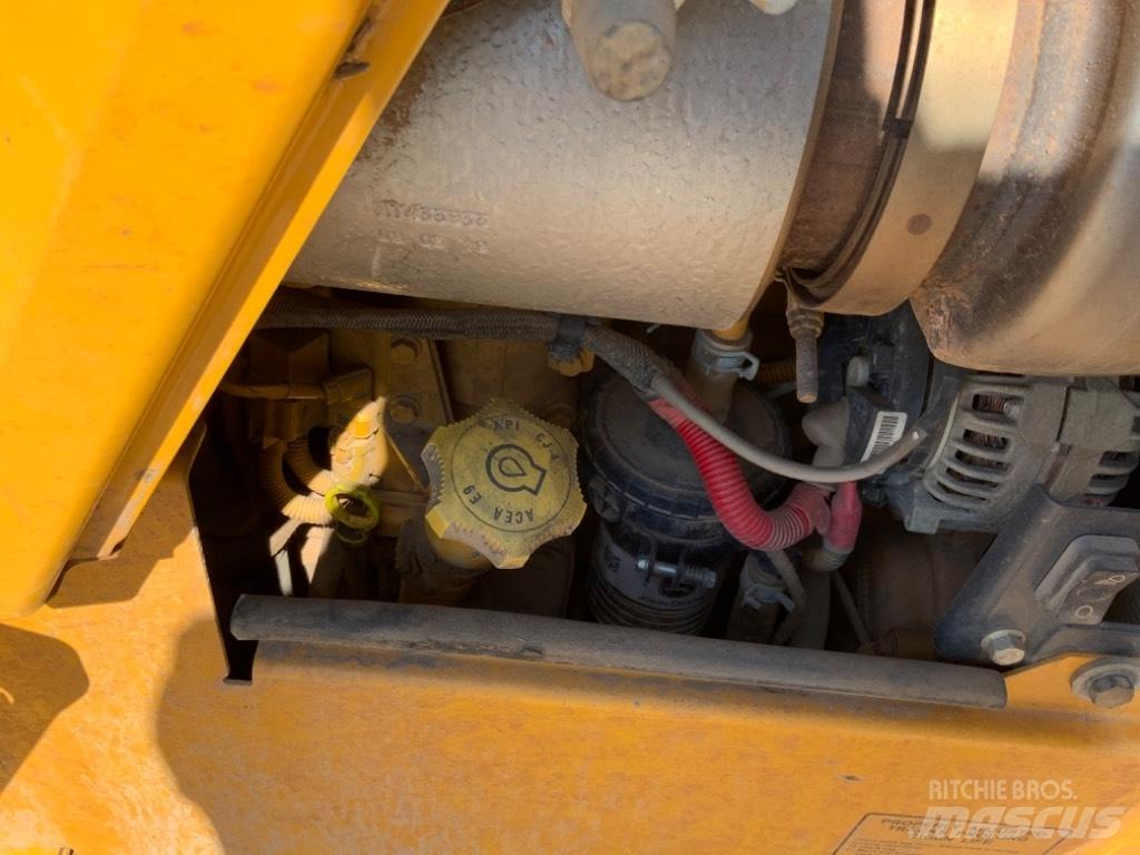 John Deere 750 K Pásové dozery