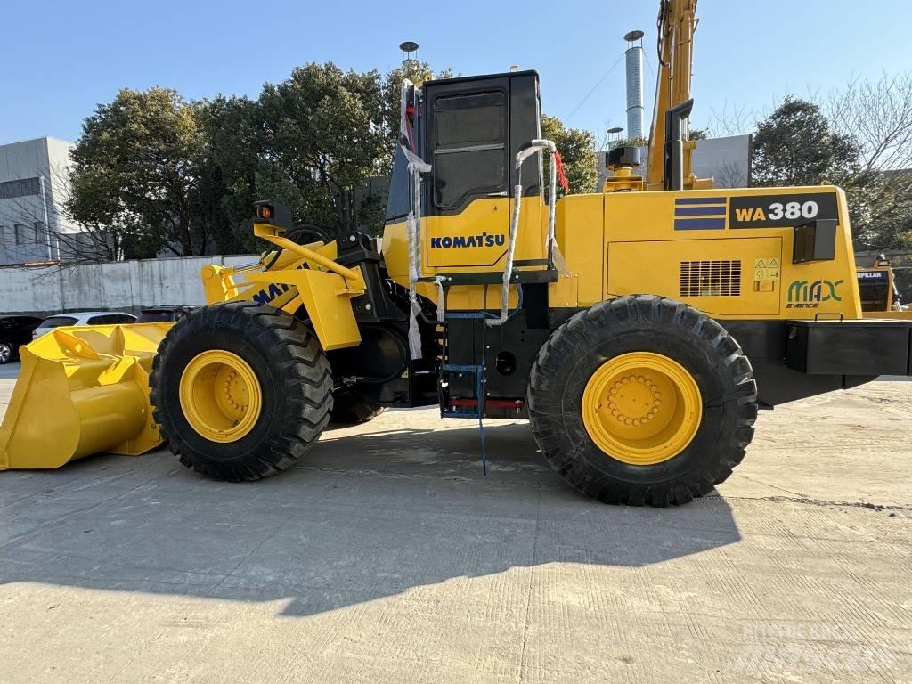 Komatsu WA380-6 Kolové nakladače