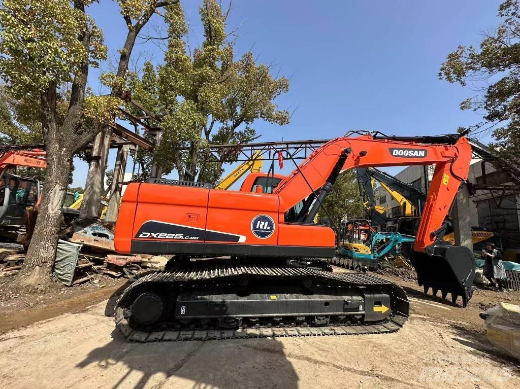 Doosan DX 225 LC-9 Pásová rýpadla