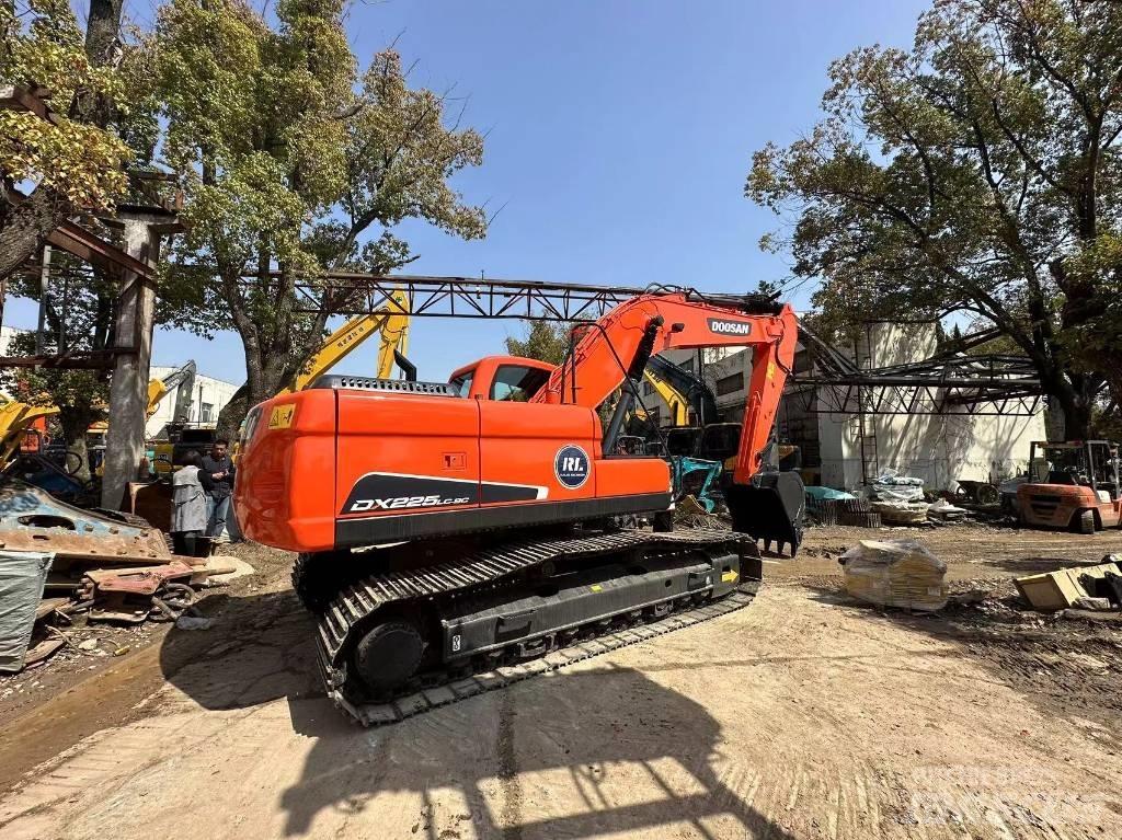Doosan DX 225 LC-9 Pásová rýpadla