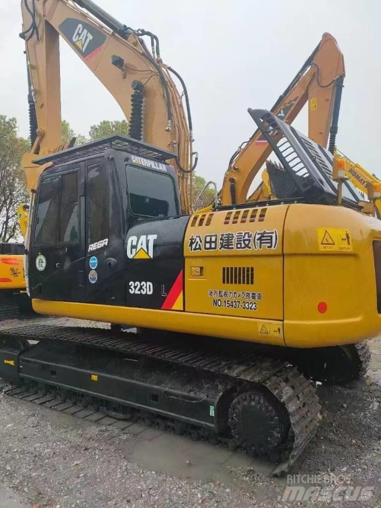 CAT 323D2 Pásová rýpadla