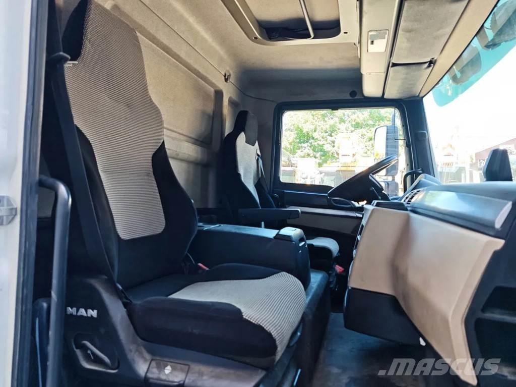 MAN TGL 8.220 4x2 Nákladní vozidlo bez nástavby