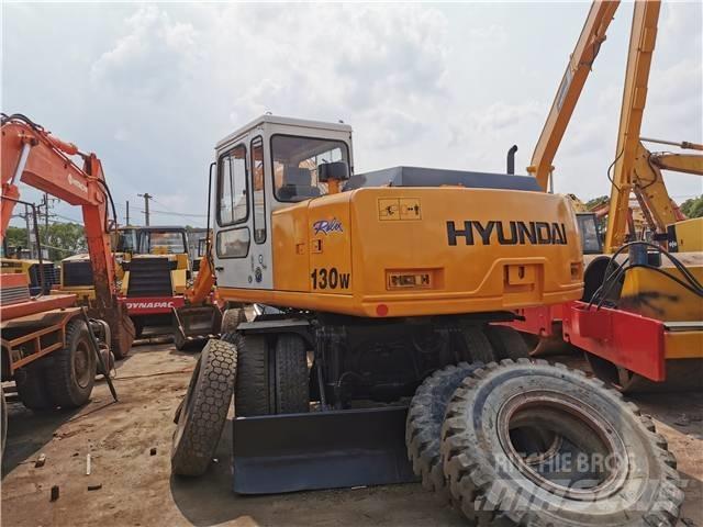 Hyundai R130WD Kolová rýpadla