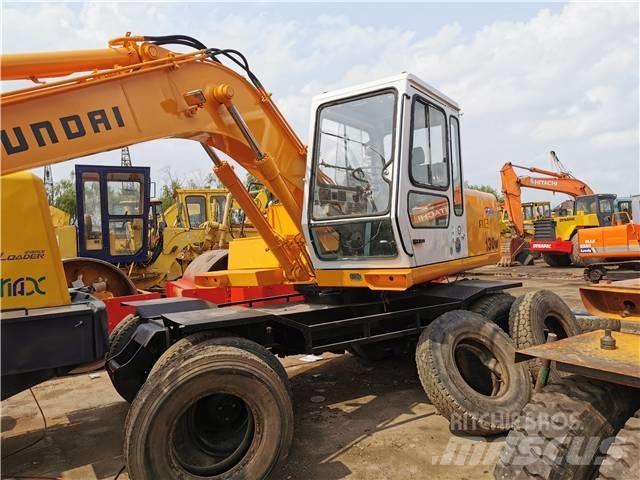 Hyundai R130WD Kolová rýpadla